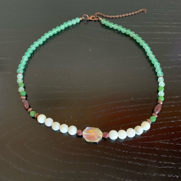 Beautiful Gemstone Light Green Necklace. NEW. 19” + 4” extender. Handmade - Picture 3 of 14